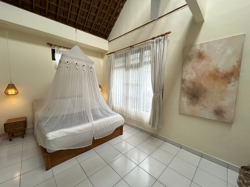 3 Bedrooms · Kedewatan, Ubud — photo 5
