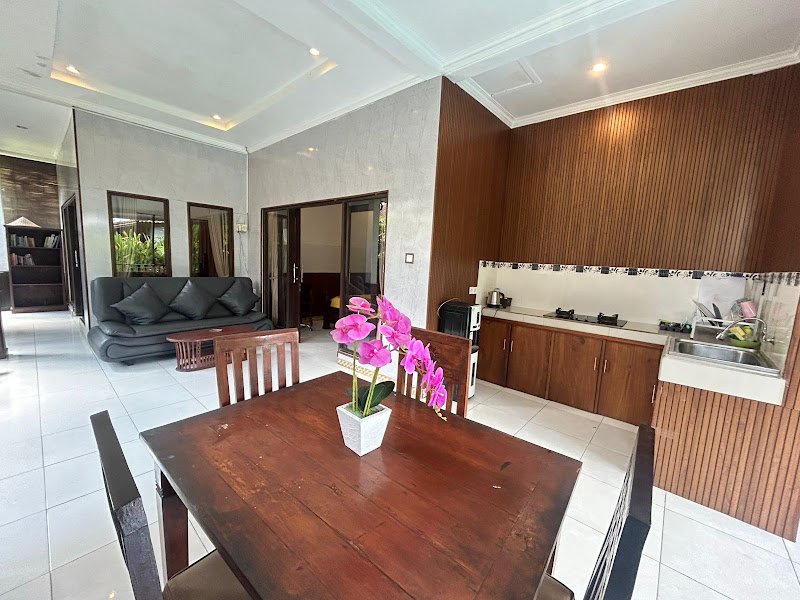 2 Bedrooms · Penestanan, Ubud — photo 1